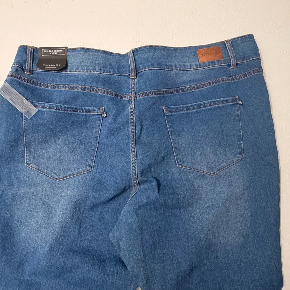 Tahari Alicia Women’s Capri Jeans Double‎ Button Stretch NWT 22W